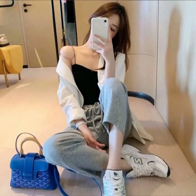 小河亲过我的脸